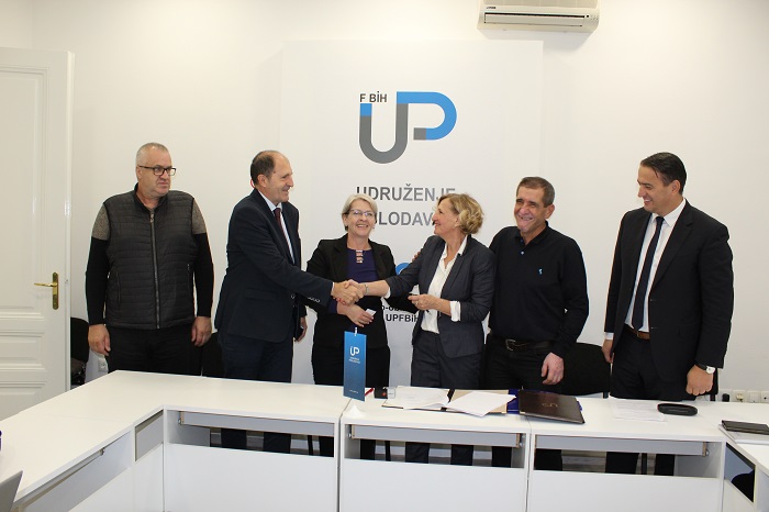 Potpisan Kolektivni ugovor za djelatnost tekstila, kožarsko-prerađivačke, gumarske i industrije obuće u FBiH